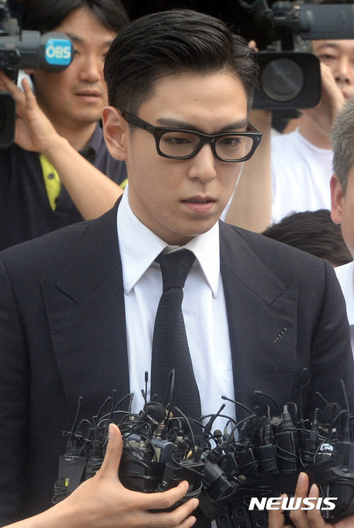 탑 이미지