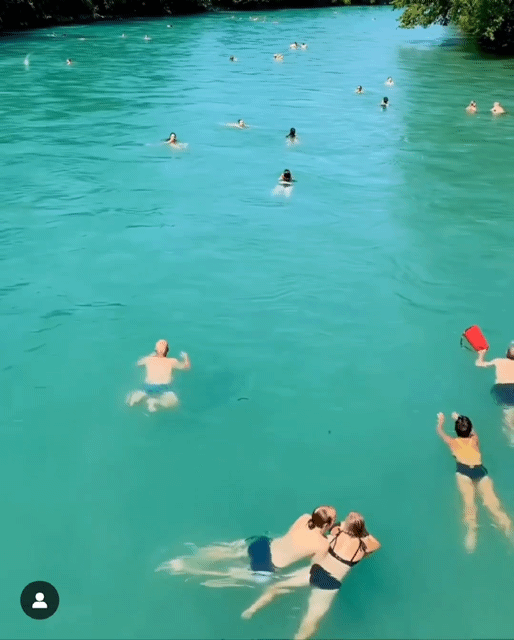 최근 사회관계망서비스(SNS)에서 화제가 된 스위스 베른 시민들의 퇴근길 모습. 인스타그램 'instasuiza' 계정 캡처