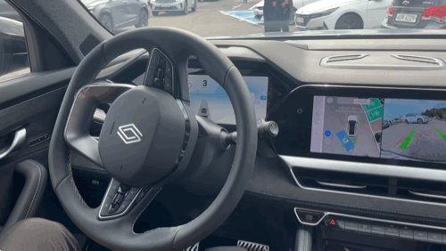 르노코리아 '그랑 콜레오스'의 자동 주차 기능(르노코리아 제공).