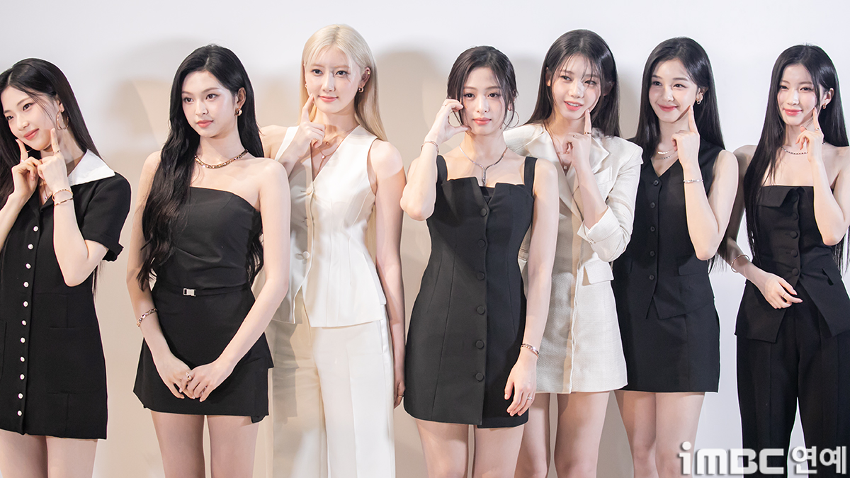 블랙화이트 이미지
