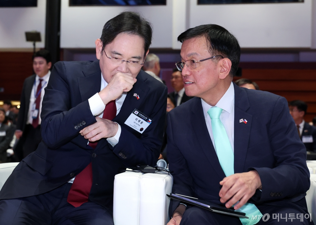 윤 이미지