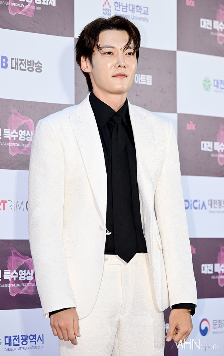 최진혁 이미지