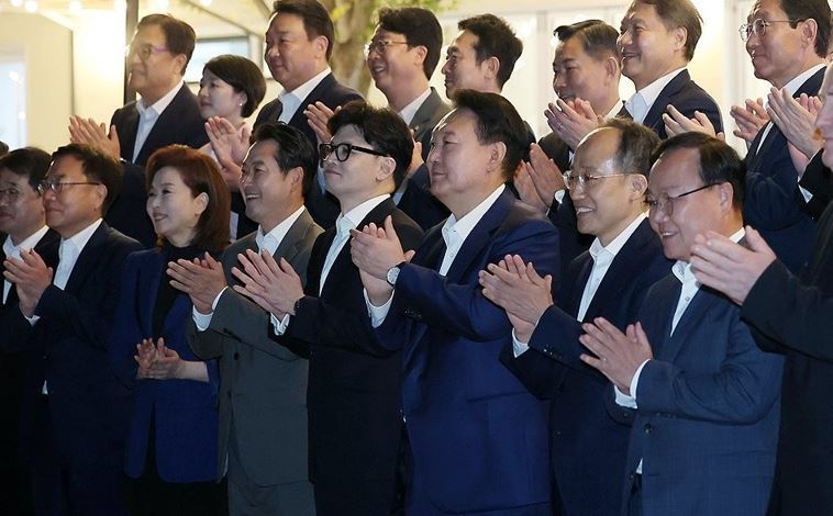 고기만찬 이미지