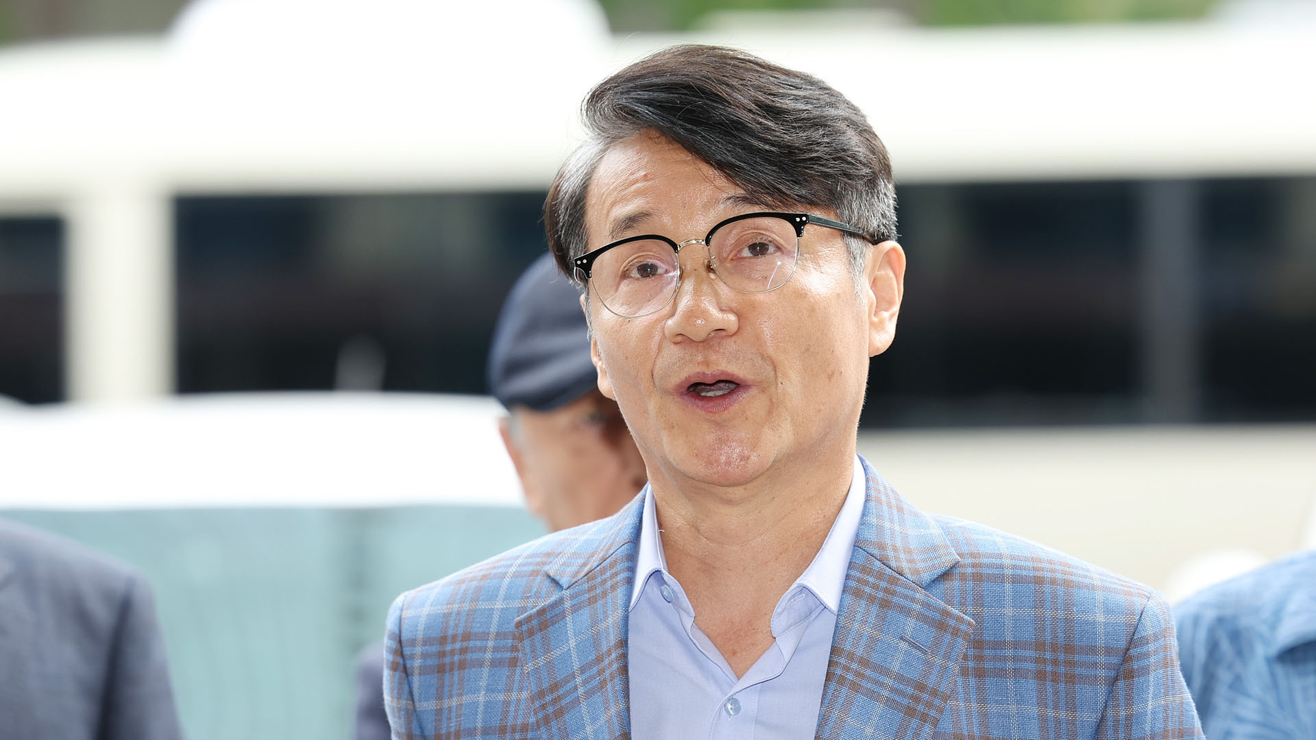 최재영 "검찰, 불기소 안 할 것…수심위 결과 존중해야" - kakaoTV 최재영 "검찰, 불기소 안 할 것…수심위 결과 존중해야"