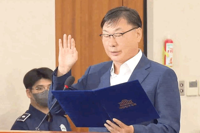 '박상용 수원지검 부부장검사 탄핵' 청문회에 출석한 이화영 전경기도평화부지사. / 영상 = MBN