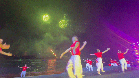 '다낭 다운타운'에서 한강을 배경으로 펼쳐지는 '리버 심포니 쇼'의 한 장면. ⓒ 뉴스1 김형준 기자