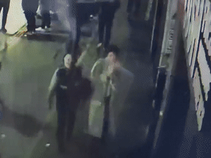 다혜씨는 이태원 파출소로 임의동행하던 도중 인솔하던 경찰의 팔을 뿌리치는 듯한 모습을 보이기도 했다. 독자 제공