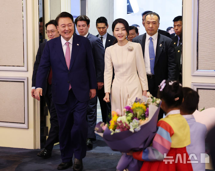 윤 이미지