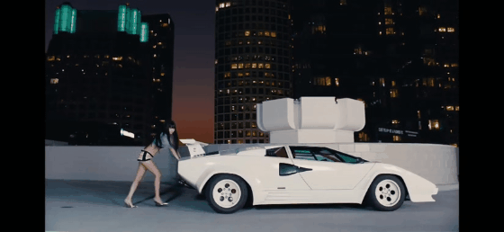 제니 싱글 앨범 ‘만트라’ 뮤직비디오에 등장한 람보르기니 쿤타치. (사진=유튜브 제니 공식 채널 캡쳐)