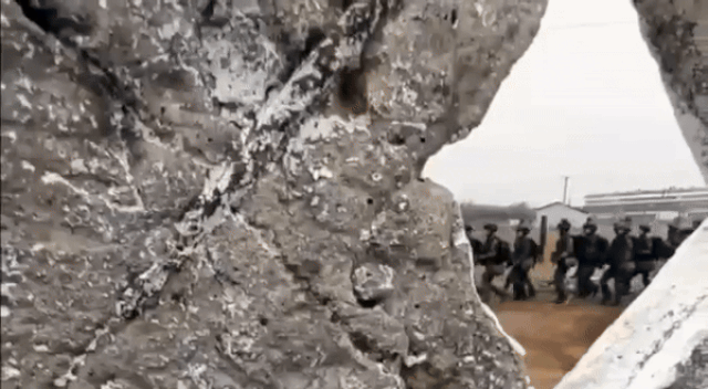 18일(현지시간) 우크라이나 소셜미디어(SNS)에는 러시아 블라디보스토크 세르기이프카 소재 군 훈련장에서 북한군을 촬영한 것으로 추정된다는 동영상이 확산했다. 2024.10.18 텔레그램