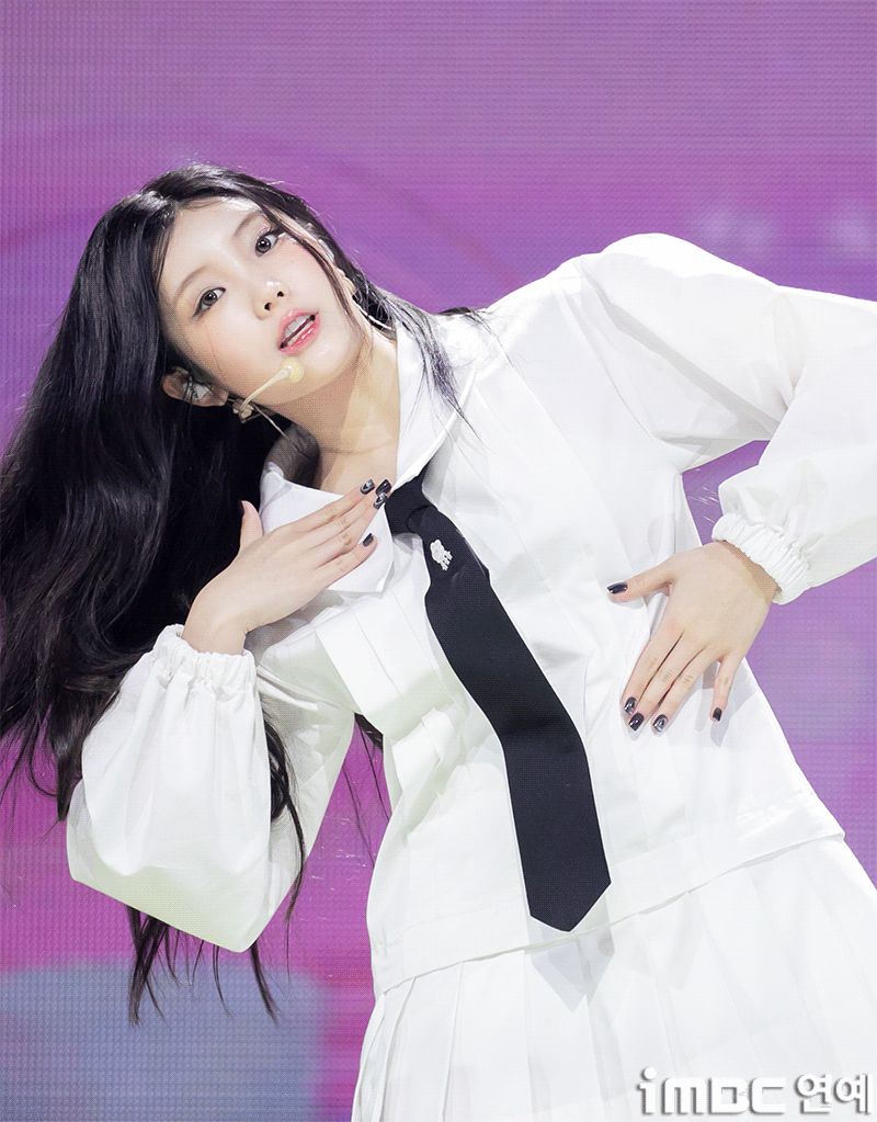 움짤] 아일릿 원희, 러블리 무대