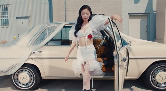 제니아웃 이미지