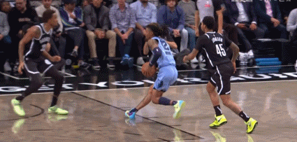 모란트가 5일 브루클린과의 원정경기에서 서커스 같은 레이업슛을 성공시키고 있다. 넷이즈 캡처