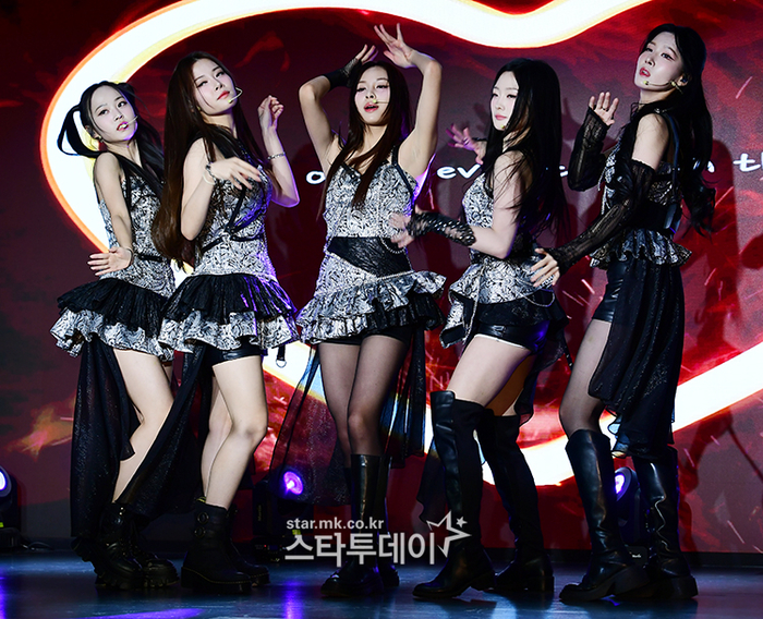 위치스 이미지