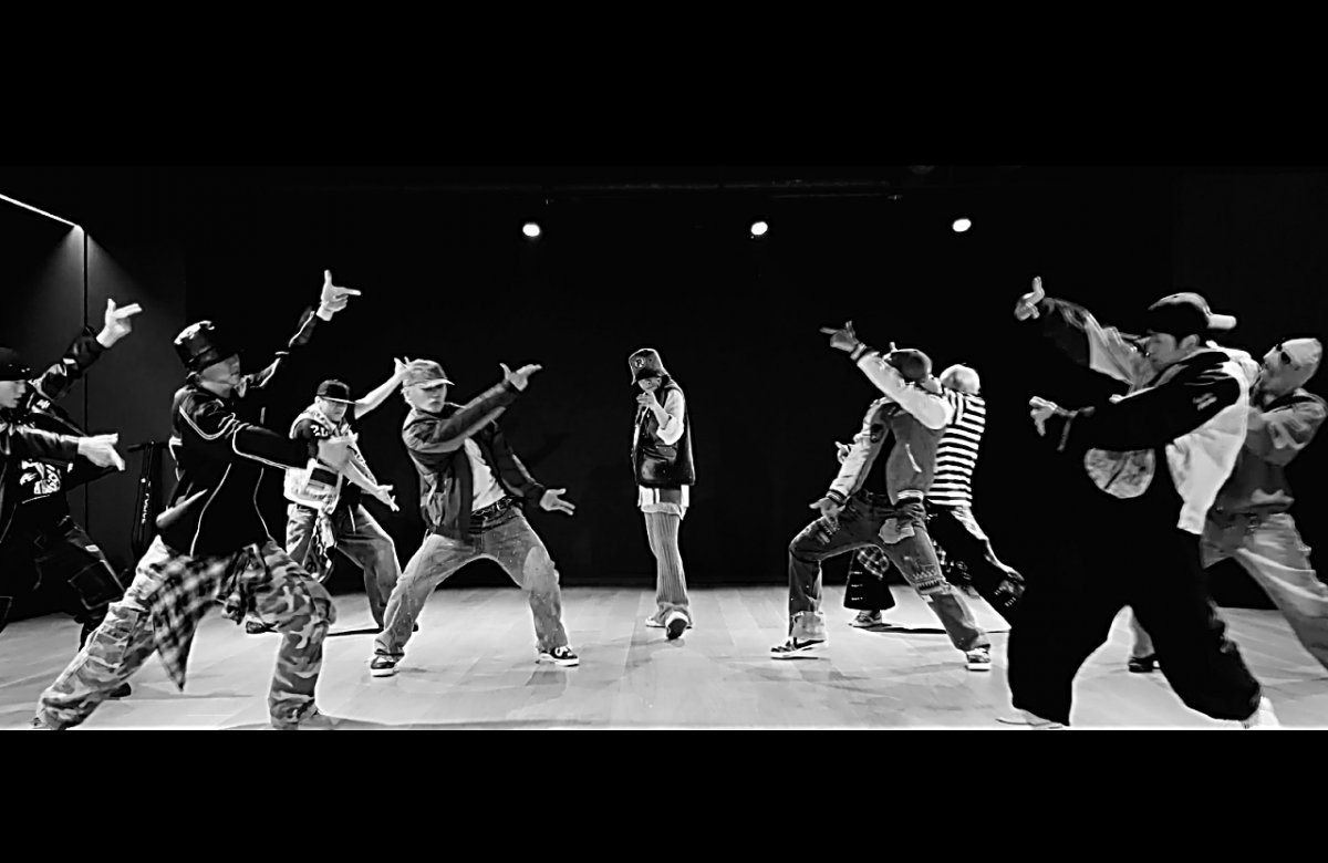 지드래곤의 'POWER' 안무 영상 소개