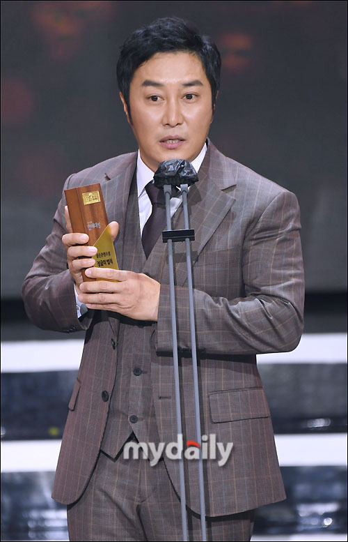 &quot;딸 30억 파양 요구&quot; 김병만, 전처 &quot;잔인하게 폭행&quot;…이혼 갈등 진실공방 [MD이슈]
