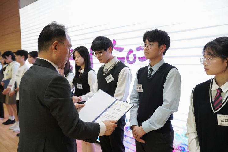 명 이미지
