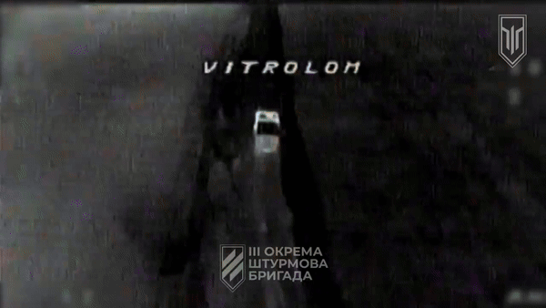 우크라이나군은 또 예하 드론 부대가 다양한 소형 FPV(1인칭 시점) 드론을 사용해 불새-4 뿐 아니라 T-72 우랄 전차를 불태우고 적이 수풀에 숨겨둔 카마즈 트럭까지 파괴했다고 밝혔다. / 출처=우크라이나 제3독립강습여단 텔레그램