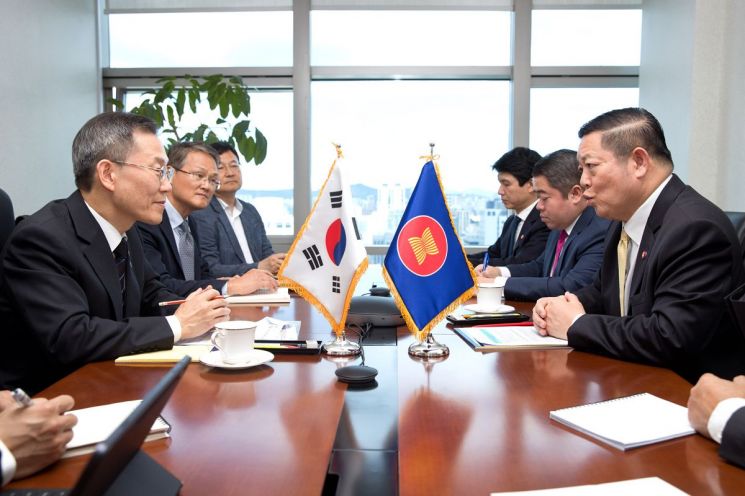 아세안인력 이미지