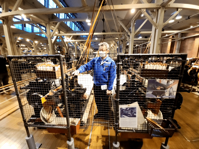 'Ｇ형-자동직기'는 작업자 한 명이 여러 대의 직기를 동시에 돌릴 수 있으며 실 교체가 매우 간편하게 설계됐다. /사진=박찬규 기자