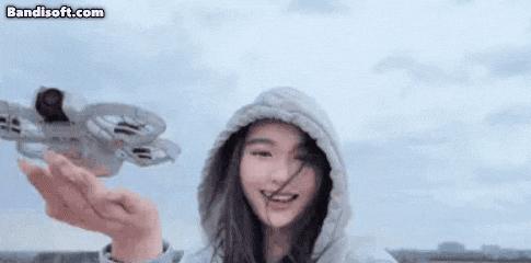 드론에 머리카락이 걸린 모습./소후닷컴
