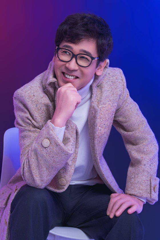 윤스토리엔터테인먼트 이미지