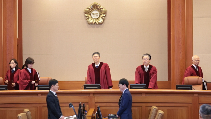 [단독]헌법재판소, 비상계엄 위헌 헌법소원 ‘심판회부’ 결정