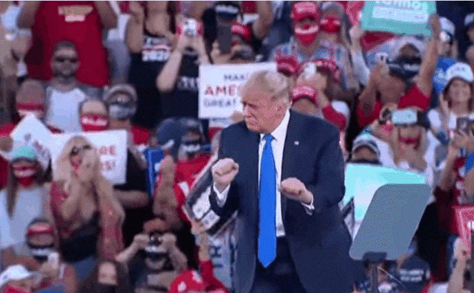도널드 트럼프 대통령 당선인이 후보 시절 유세 현장에서 빌리비 피플의 노래 'YMCA'에 맞춰 춤추는 모습. /유튜브