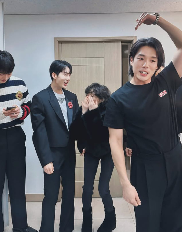 아담 이미지