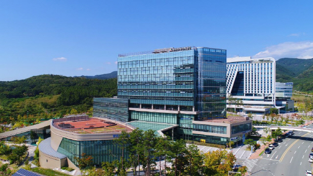 한국정보산업스마트팩토리 이미지