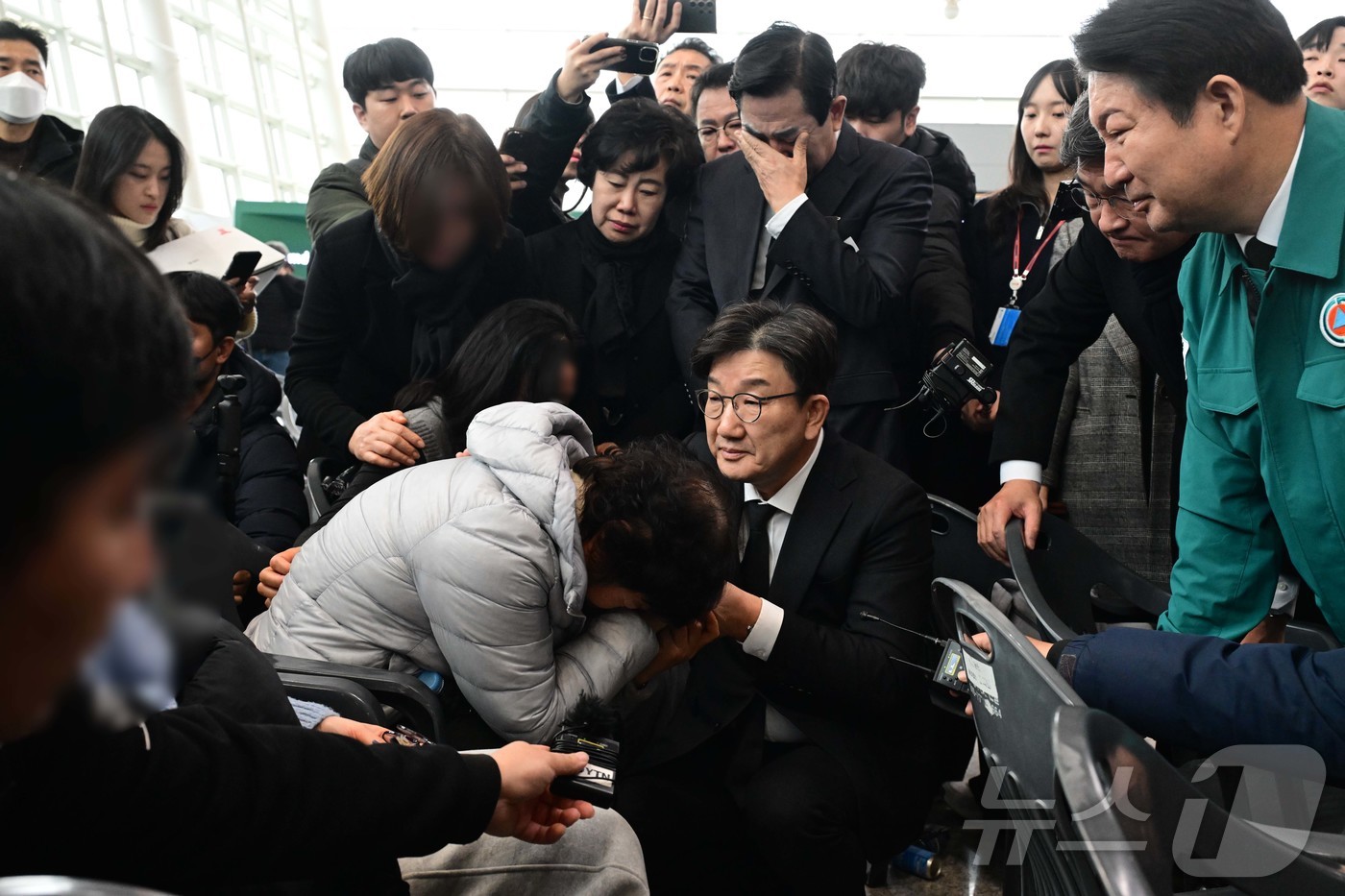 위로 이미지