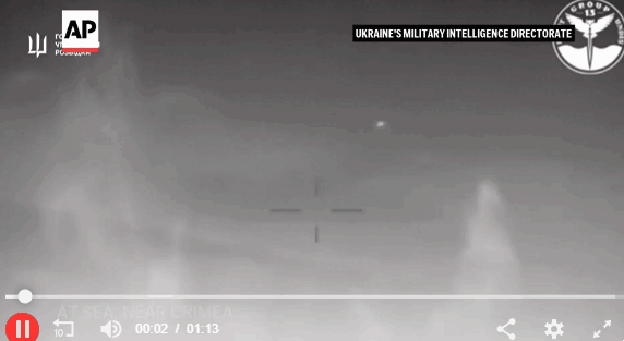 2024년 12월 31일 크림반도 해안에서 러시아군 헬리콥터 Mi-8이 우크라이나의 해상 드론 마구라 V5 및 미사일 공격을 받고 격추됐다. 우크라이나군 제공 영상 캡처