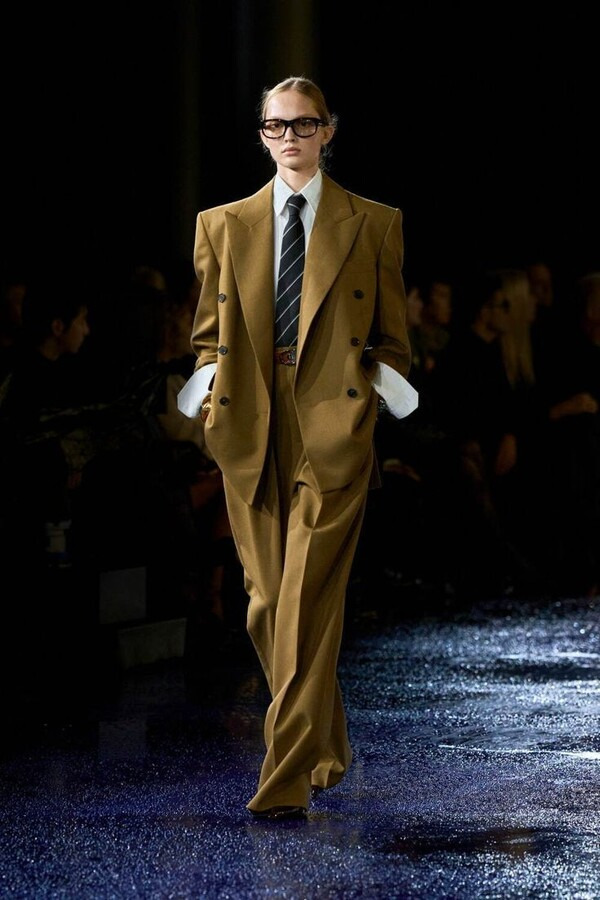 웜톤 셋업 연출