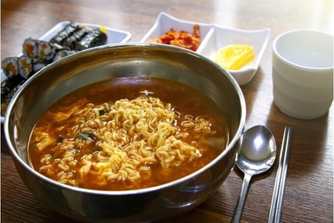 김밥에 라면 이미지