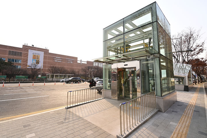 5번출구 이미지