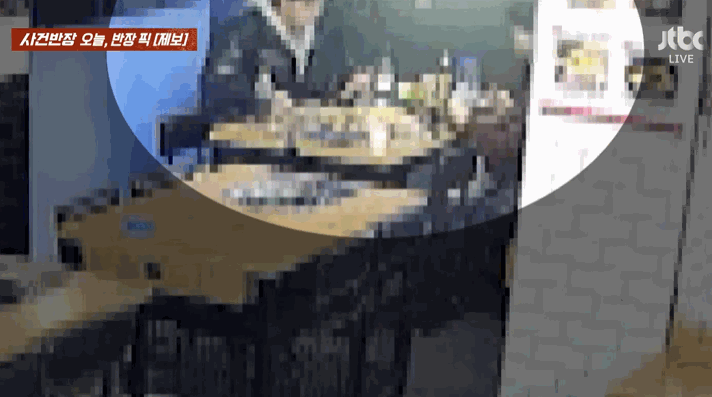 서울시 관악구의 한 식당에서 음식값을 내지 않고 도주하는 이들의 모습. 〈영상=JTBC '사건반장'〉