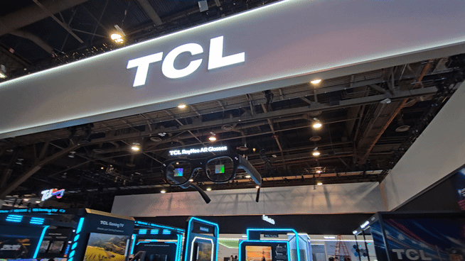 TCL과 하이센스 부스 (영상=지디넷코리아)