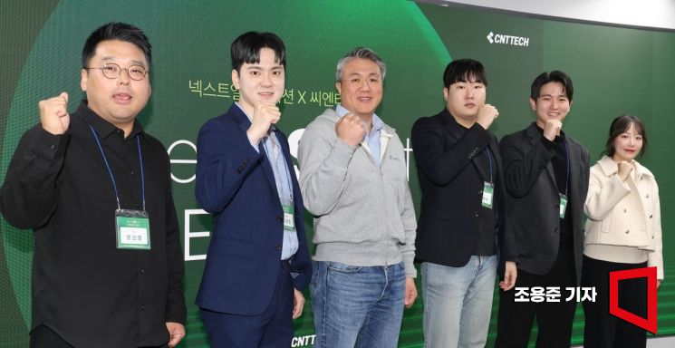 이십사쩜칠 이미지