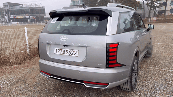 차량 색상 때문인지 진짜 '아빠차' 같았다./영상=백유진 기자 byj@