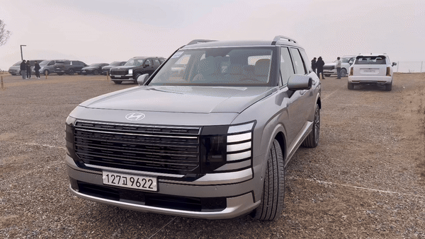 디 올 뉴 팰리세이드 전면부 그릴은 다소 호불호가 갈릴 느낌이다./영상=백유진 기자 byj@