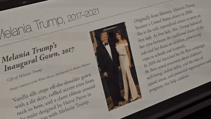 미국 워싱턴 D.C. 국립미국역사박물관에 2017년 도널드 트럼프 대통령의 1기 취임식 당시 멜라니아 트럼프 여사가 입은 의상과 액세서리, 구두가 전시 돼 있다. 천예선 기자