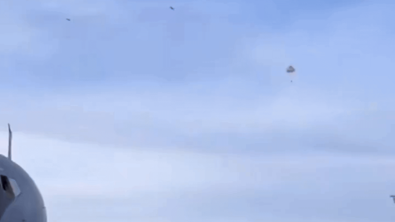 미 스텔스 전투기 F-35가 착륙 중 추락하는 모습. /X(옛 트위터)