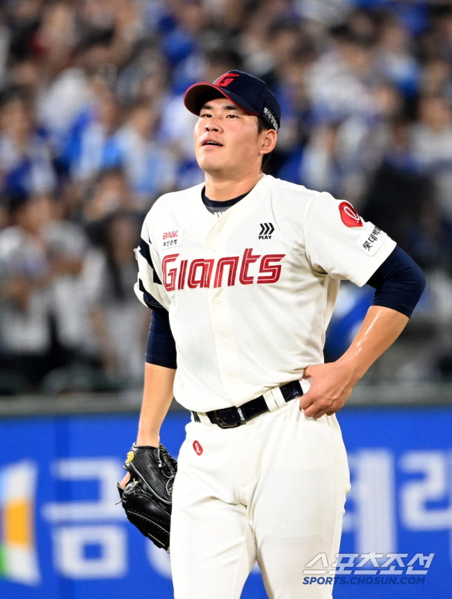 신본기 예언 적중! '김진욱 난조+2회 교체→박진 3이닝 호투→8회 결승 만루포 허용' 롯데, 대만 대표팀에 2연패 [타이베이리뷰]