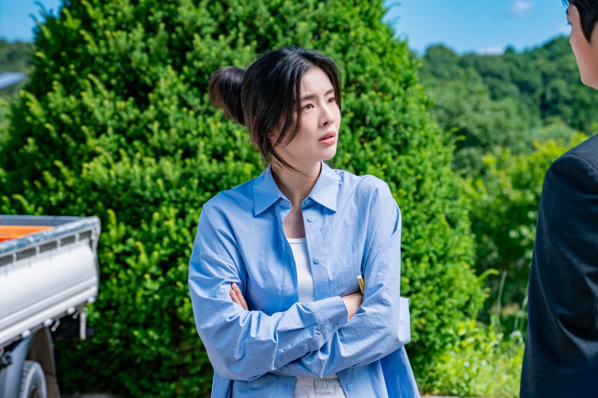 이끌려 이미지
