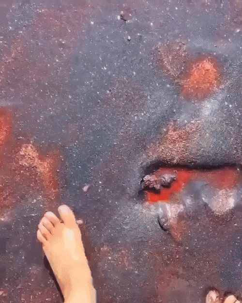 지난 2020년 온라인에 공유된 호르무즈섬 '레드 비치'. 사진=엑스 캡처