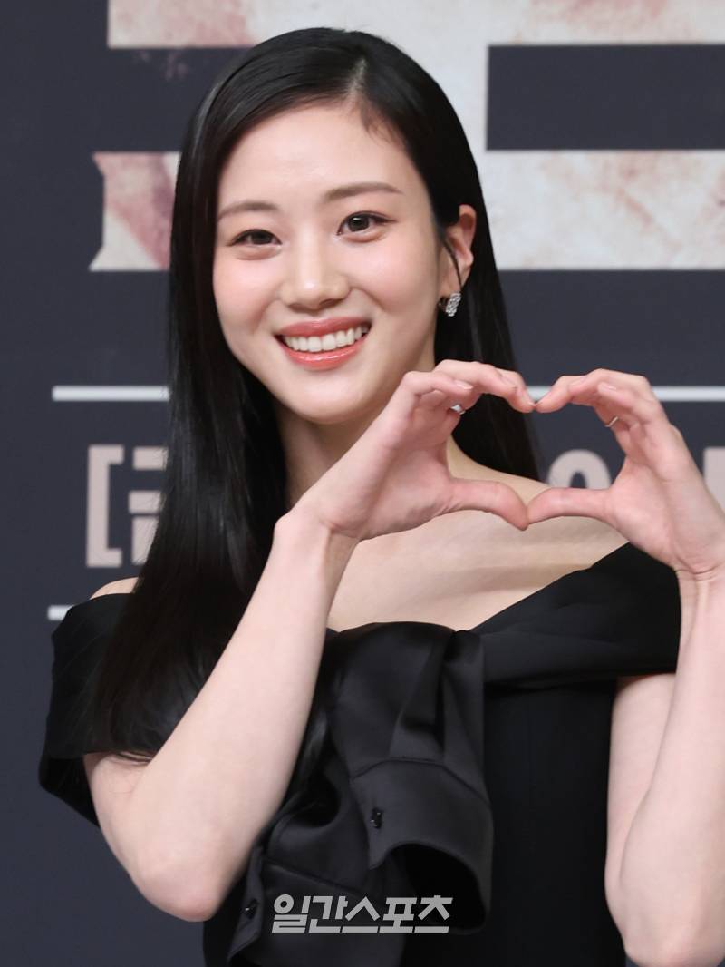 홍화연 이미지