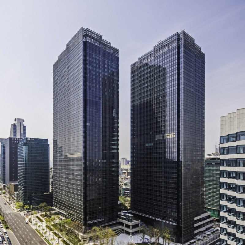 르네상스호텔을 헐고 들어선 센터필드역삼