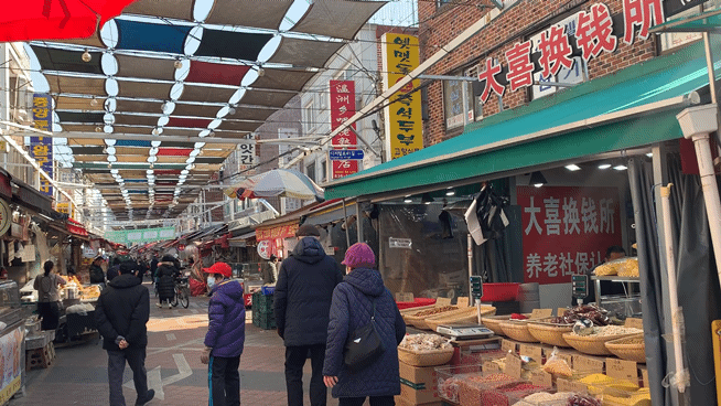 영등포구 대림동 대림시장 모습. 최근 단기 체류 중국인 유동인구는 서울 중구 명동과 성동구 성수동에는 감소세를 보이고, 대림동과 구로동 구로동 등에서 상승세를 보였다. /영상=유지희 기자