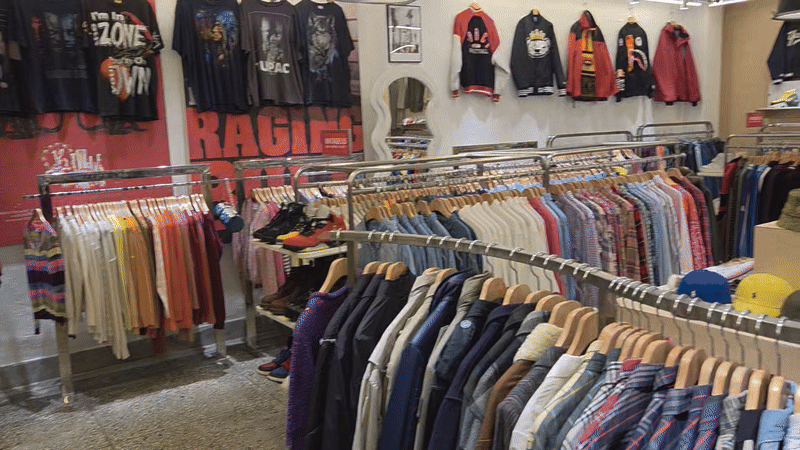 중국인이 두 달 전에 비해 30% 정도 줄어들었다는 성수의 한 빈티지샵. /사진=이민형 기자