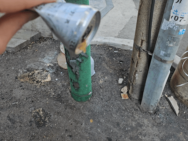 버려진 음료캔에서 나온 음료. 김광우 기자.